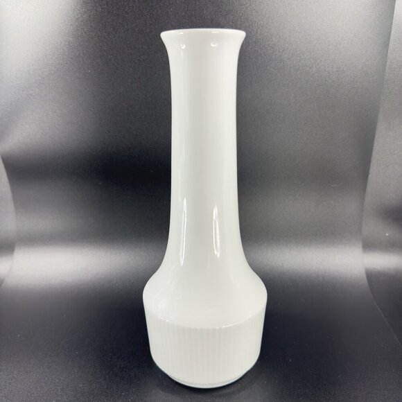 Vintage 1960s German Fine Porcelain White Ribbed Vase Vessel Minimalist Decor - Picture 8 of 9